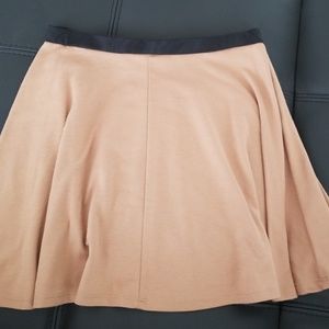 🔴 Tan Skirt